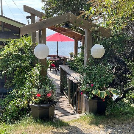 Blitz Beach House Oceanside Suite Powell River Eksteriør billede
