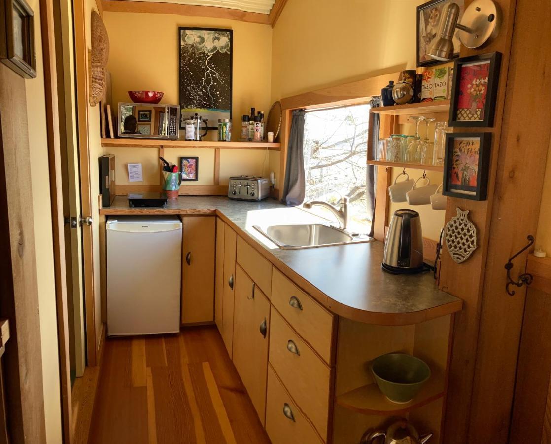 Blitz Beach House Oceanside Suite Powell River Eksteriør billede