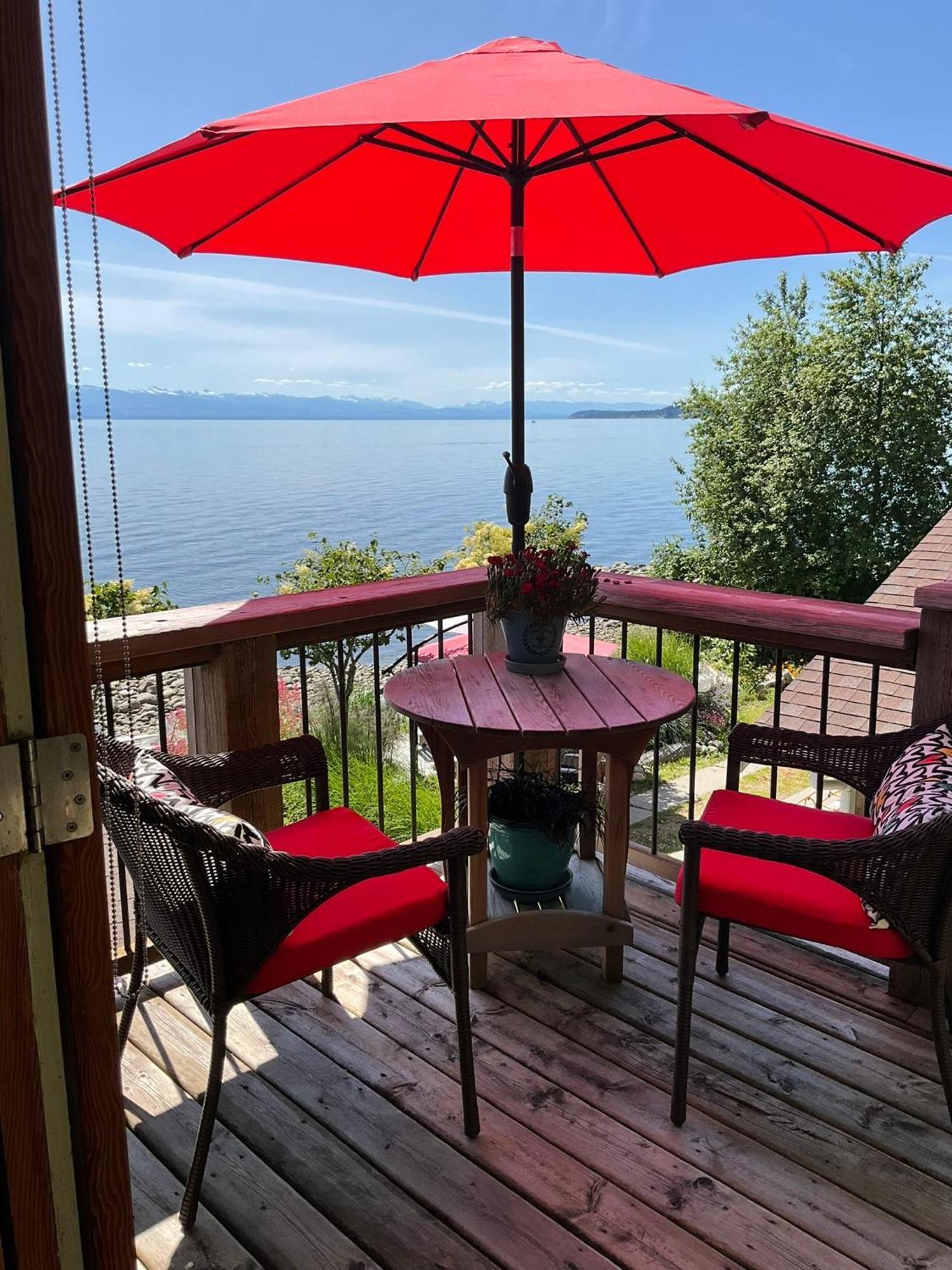 Blitz Beach House Oceanside Suite Powell River Eksteriør billede